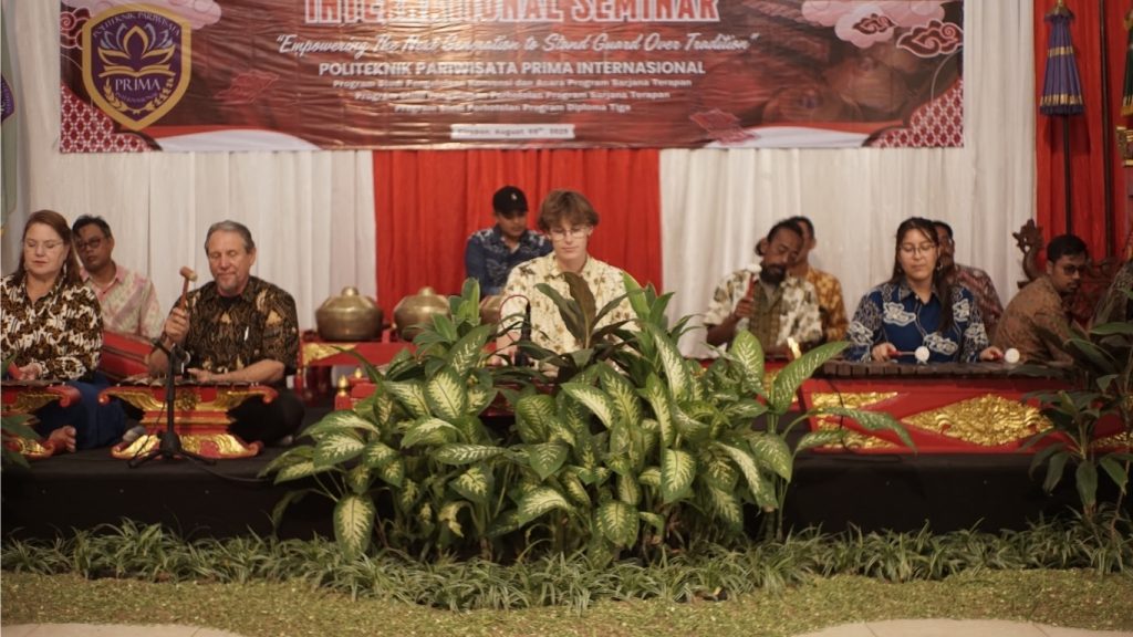 Seminar Internasional Budaya Poltekpar Prima Internasional