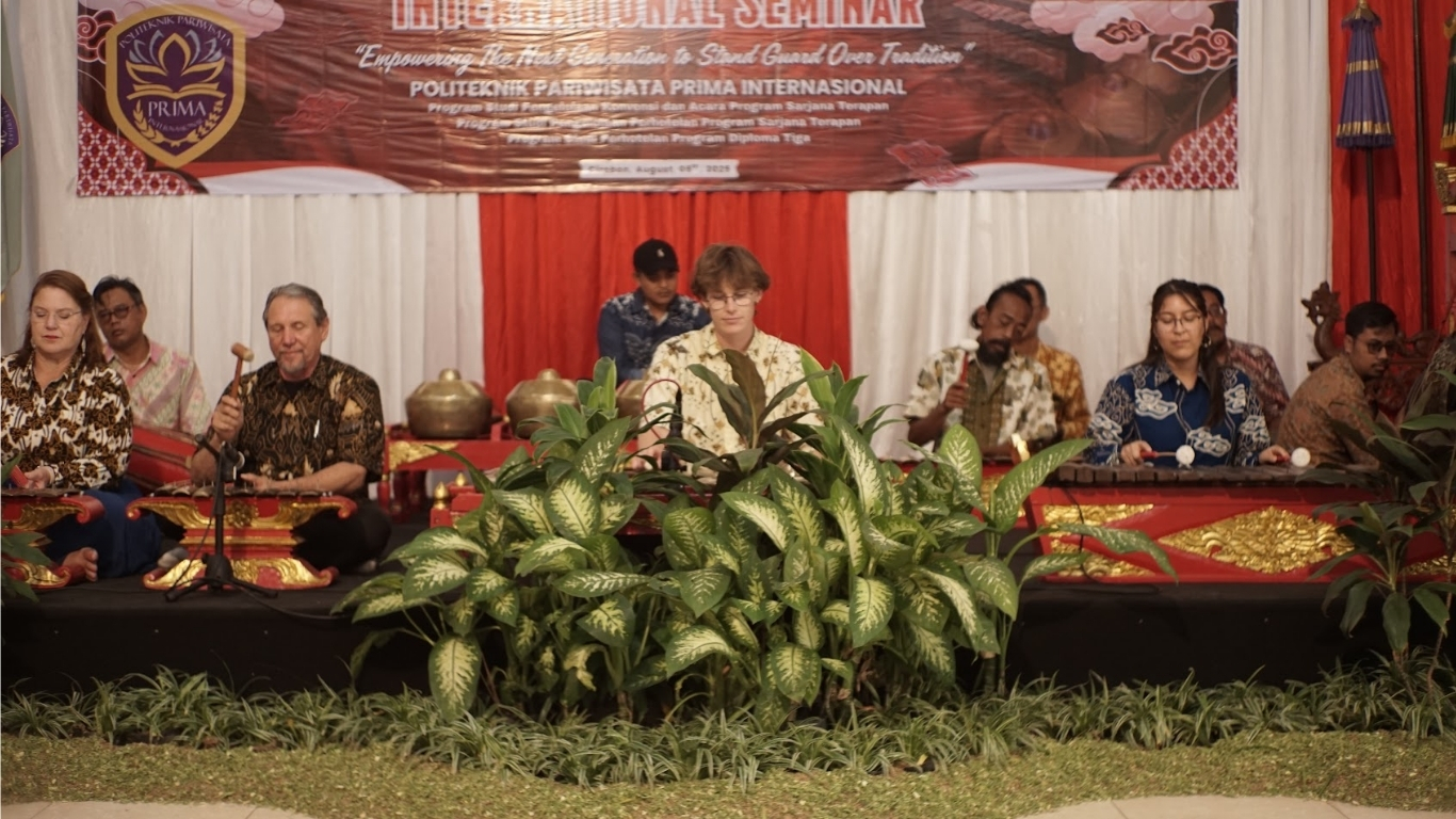Seminar Internasional Budaya Poltekpar Prima Internasional