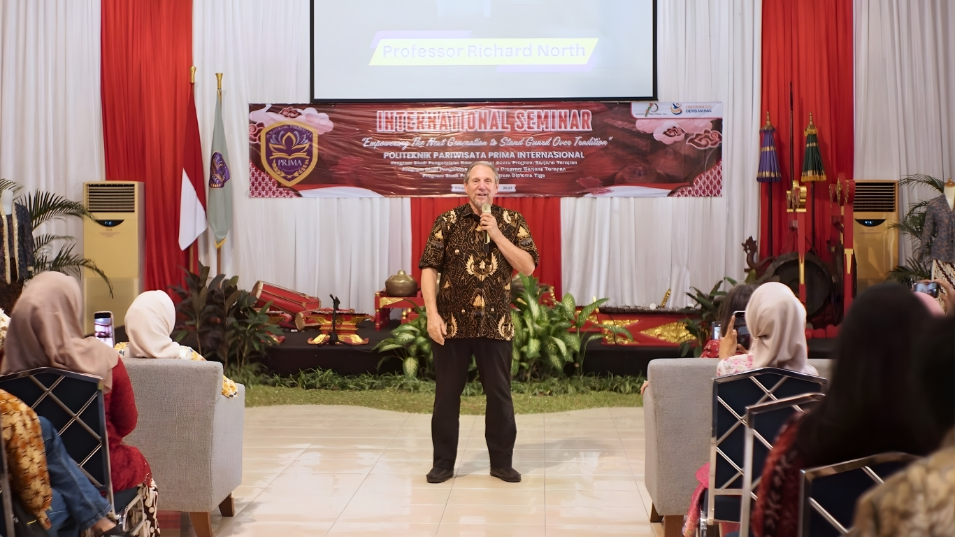 Seminar Internasional AMT Poltekpar Prima Internasional 2025