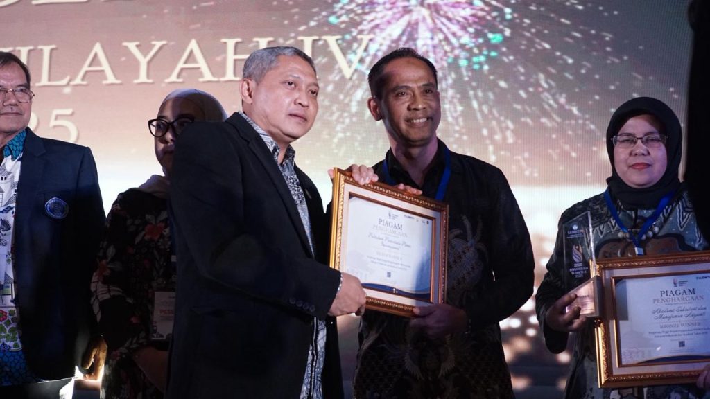 Meraih Silver Winner Anugrah LLDIKTI IV