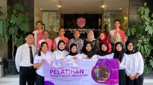 Peltihan Hospitality | Program pengabdian masyarakat | UGJ | Poltekpar prima | Pelatihan Poltekpar Prima | UGJ Latihan Perhotelan